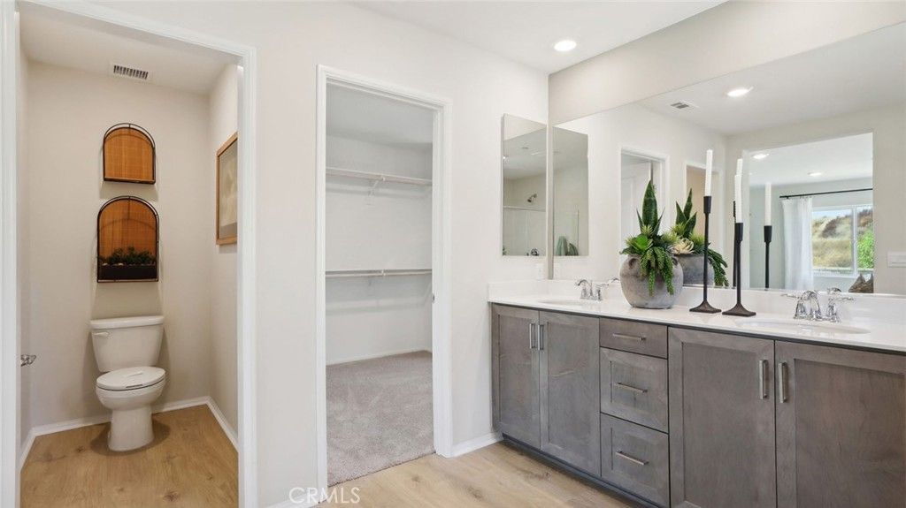 Image 15 of property listing at 30597 Camino Placer, Winchester, CA 92596