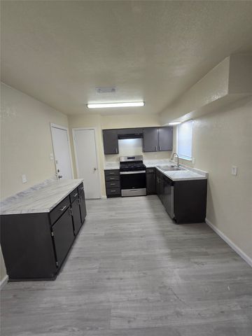 605 Colgate Drive, Lancaster, TX 75134