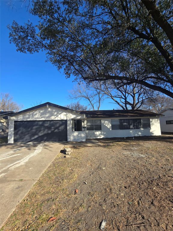 605 Colgate Drive, Lancaster, TX 75134