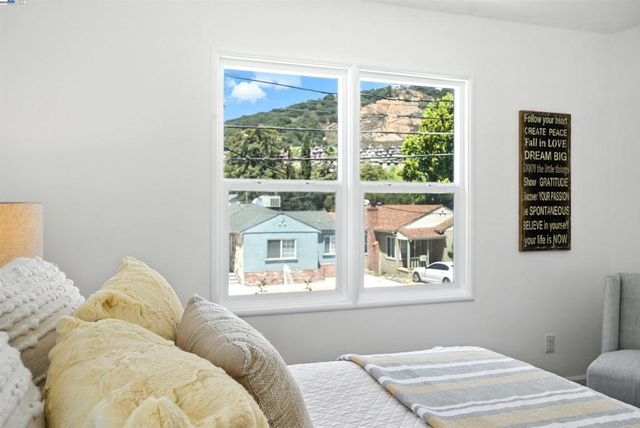 4030 Edwards Ave, Oakland, CA 94605