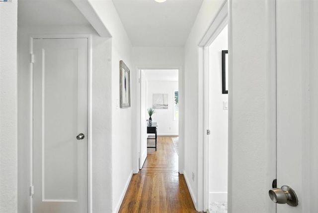 4030 Edwards Ave, Oakland, CA 94605