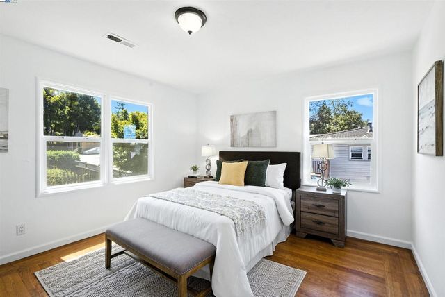 4030 Edwards Ave, Oakland, CA 94605