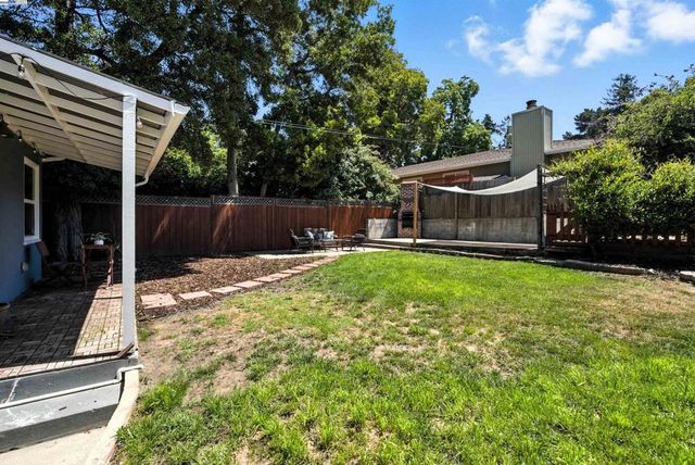 4030 Edwards Ave, Oakland, CA 94605
