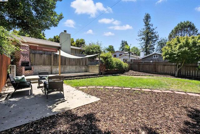 4030 Edwards Ave, Oakland, CA 94605