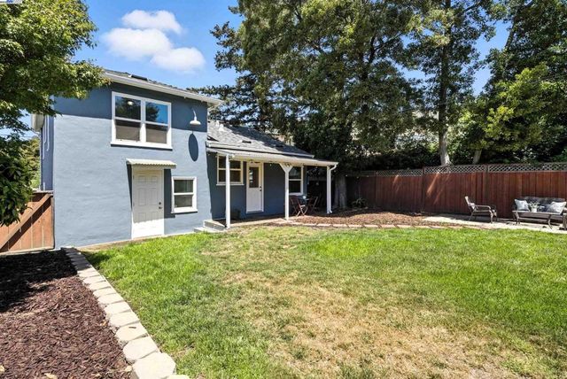 4030 Edwards Ave, Oakland, CA 94605