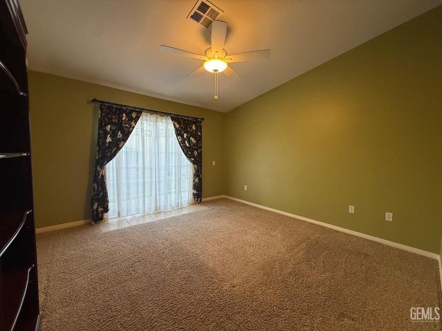 11912 Grecian Laurel Drive, Bakersfield, CA 93311