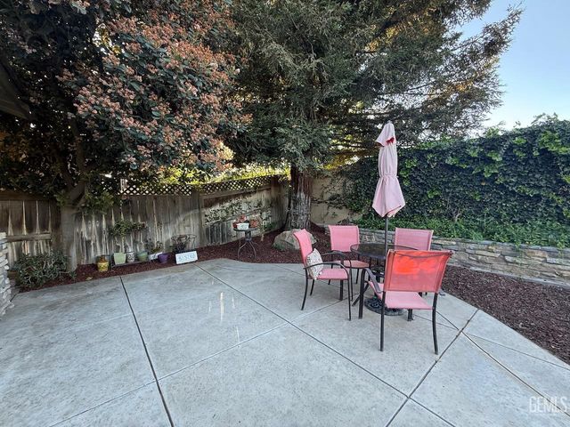 11912 Grecian Laurel Drive, Bakersfield, CA 93311