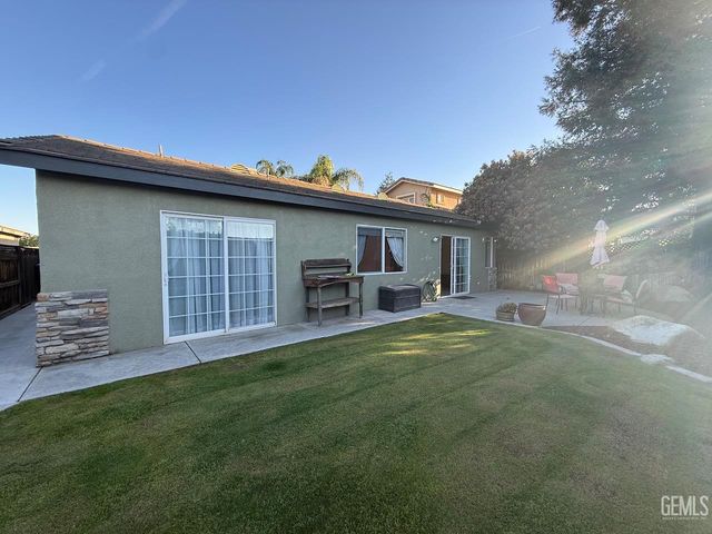 11912 Grecian Laurel Drive, Bakersfield, CA 93311