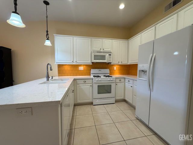 11912 Grecian Laurel Drive, Bakersfield, CA 93311