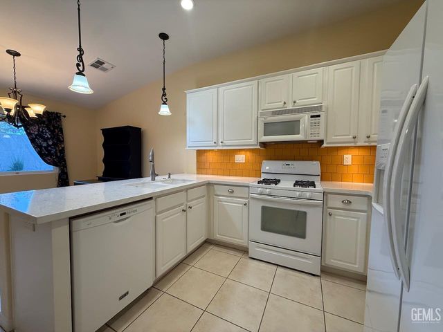 11912 Grecian Laurel Drive, Bakersfield, CA 93311