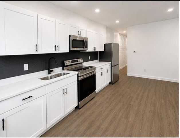 411 Saint Clair Avenue, 409, Columbus, OH 43203