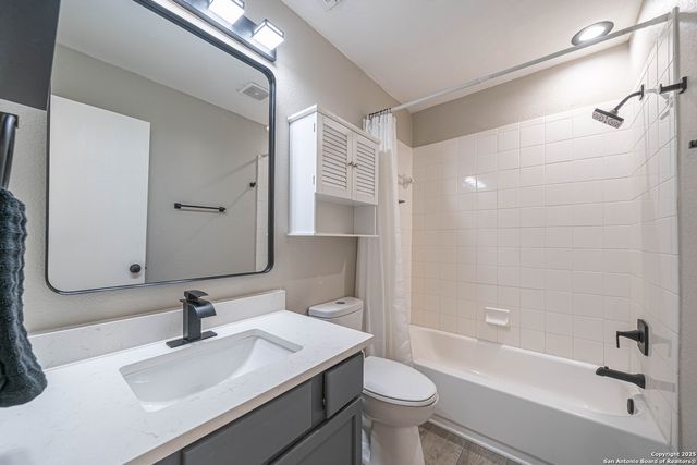 3921 Whisper Field, Schertz, TX 78108