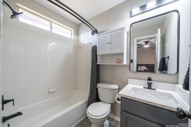 3921 Whisper Field, Schertz, TX 78108