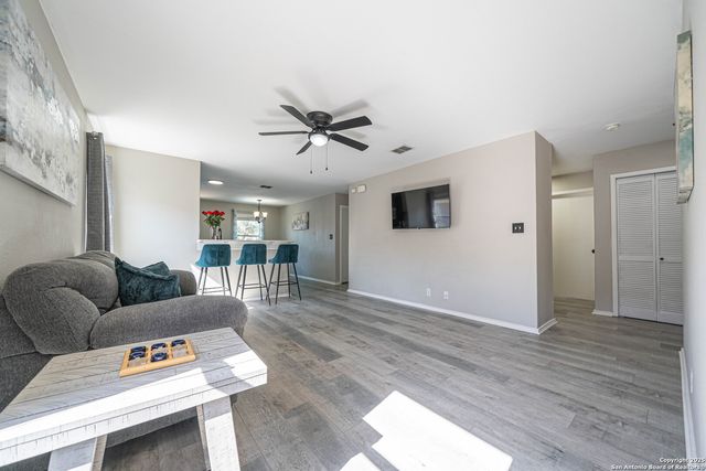 3921 Whisper Field, Schertz, TX 78108