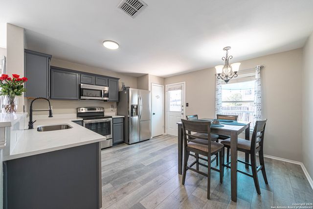 3921 Whisper Field, Schertz, TX 78108