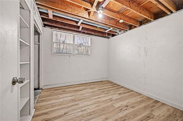 18407 E LEXINGTON Road, Independence, MO 64058