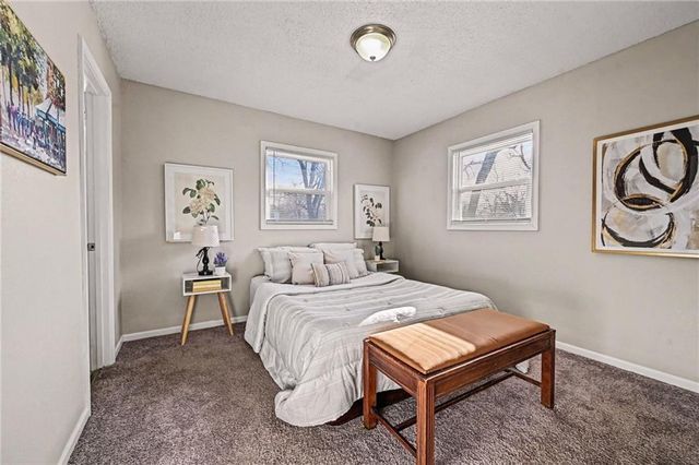 18407 E LEXINGTON Road, Independence, MO 64058