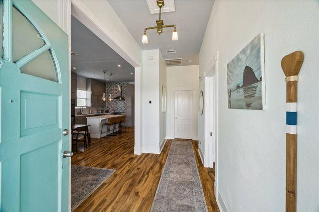 724 Broadway Street, Galveston, TX 77550