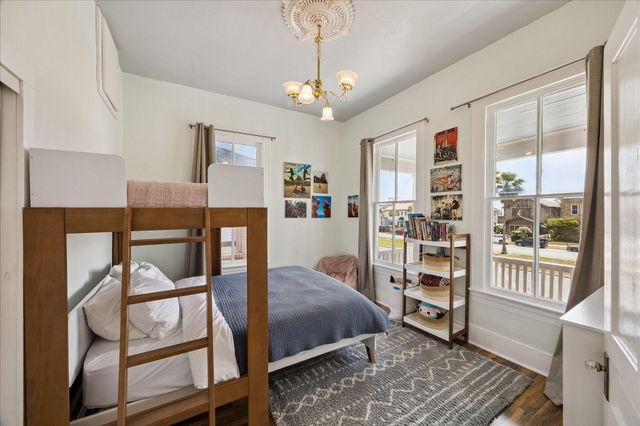 724 Broadway Street, Galveston, TX 77550