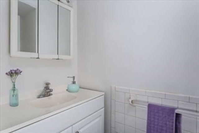 60 Greentree Lane 38, Weymouth, MA 02190