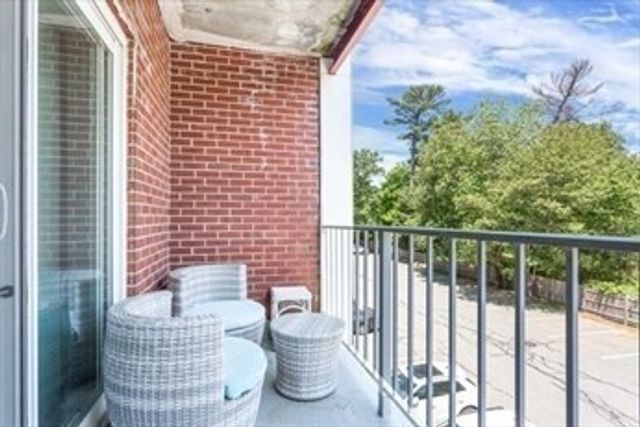 60 Greentree Lane 38, Weymouth, MA 02190