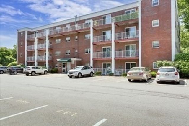 60 Greentree Lane 38, Weymouth, MA 02190