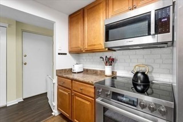 60 Greentree Lane 38, Weymouth, MA 02190