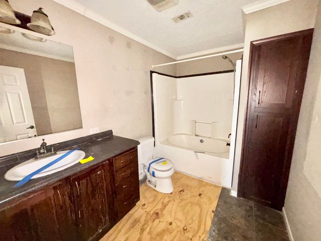 706 Catherine St, Lockport, LA 70374