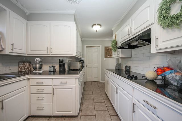 3703 Bridle Path, Marshall, TX 75672