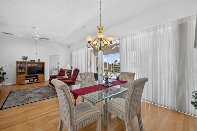 169 NW Bentley Cir, Port St. Lucie, FL 34986