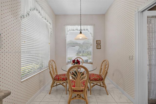169 NW Bentley Cir, Port St. Lucie, FL 34986