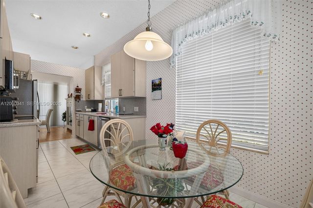 169 NW Bentley Cir, Port St. Lucie, FL 34986