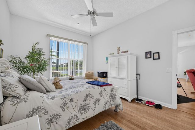 169 NW Bentley Cir, Port St. Lucie, FL 34986
