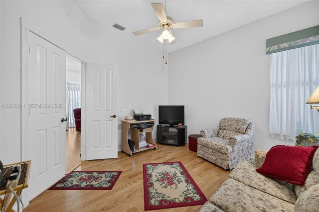 169 NW Bentley Cir, Port St. Lucie, FL 34986