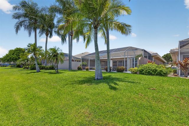 169 NW Bentley Cir, Port St. Lucie, FL 34986