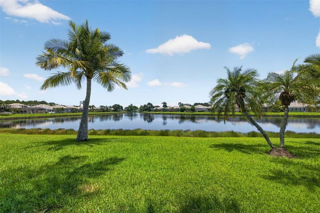 169 NW Bentley Cir, Port St. Lucie, FL 34986