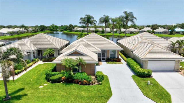 169 NW Bentley Cir, Port St. Lucie, FL 34986
