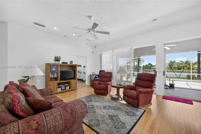 169 NW Bentley Cir, Port St. Lucie, FL 34986