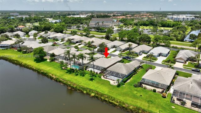 169 NW Bentley Cir, Port St. Lucie, FL 34986