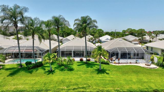 169 NW Bentley Cir, Port St. Lucie, FL 34986