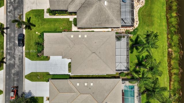 169 NW Bentley Cir, Port St. Lucie, FL 34986