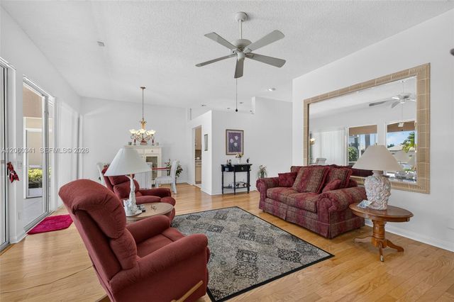 169 NW Bentley Cir, Port St. Lucie, FL 34986