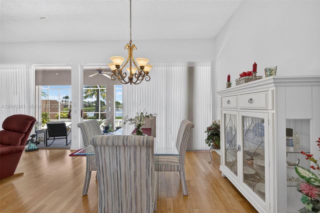 169 NW Bentley Cir, Port St. Lucie, FL 34986