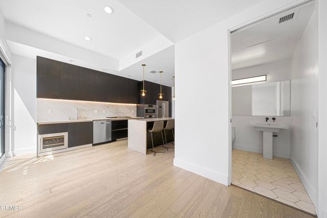 1345 Havenhurst 16, West Hollywood, CA 90046
