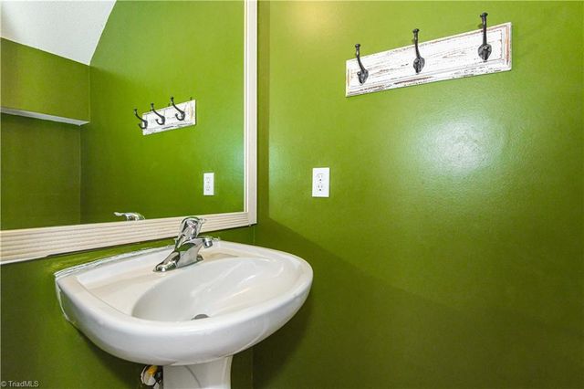 1127 Oak Blossom Way, Whitsett, NC 27377