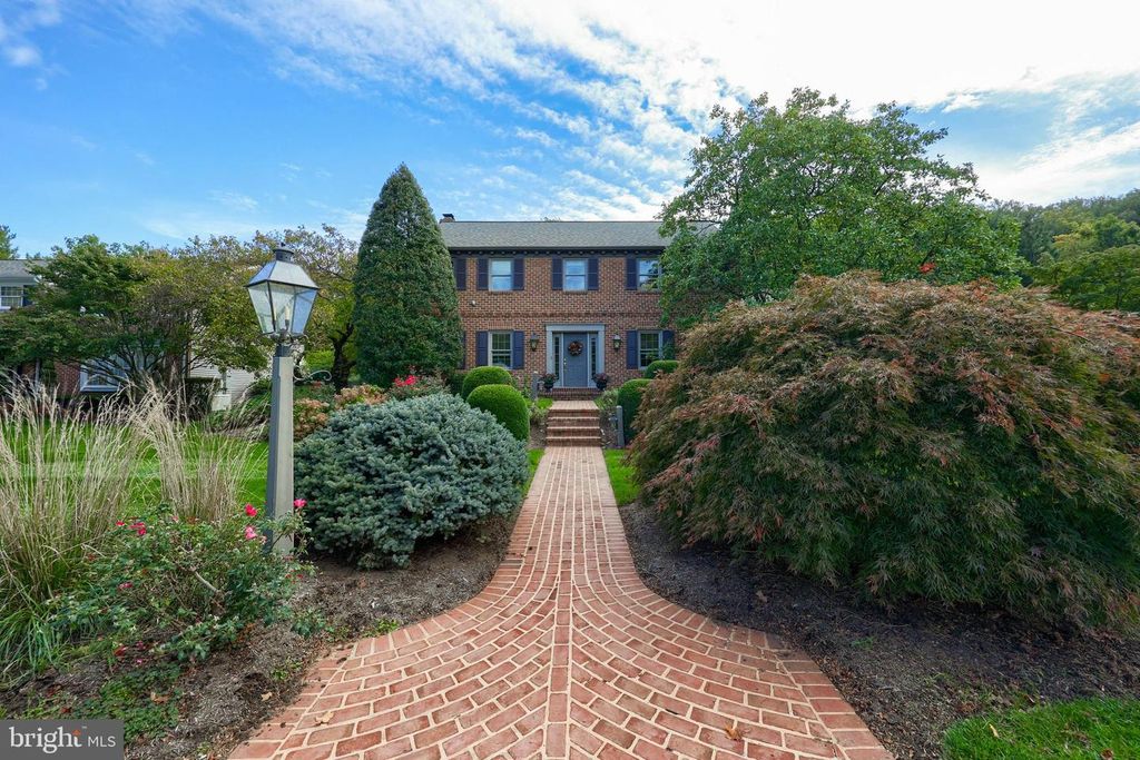 2600 WOODVIEW DR, Lancaster, PA 17601