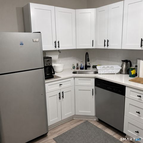 131 Milford St Extension B5, Plainville, CT 06062