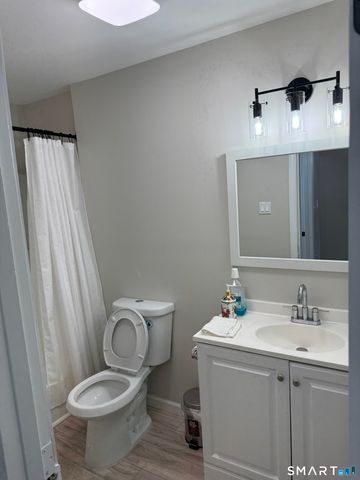 131 Milford St Extension B5, Plainville, CT 06062