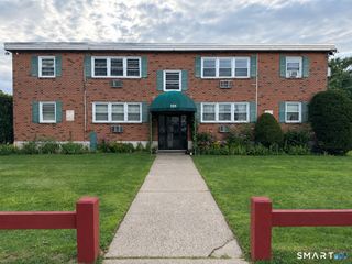 131 Milford St Extension B5, Plainville, CT 06062