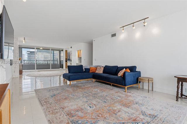1541 Brickell Ave B3403, Miami, FL 33129